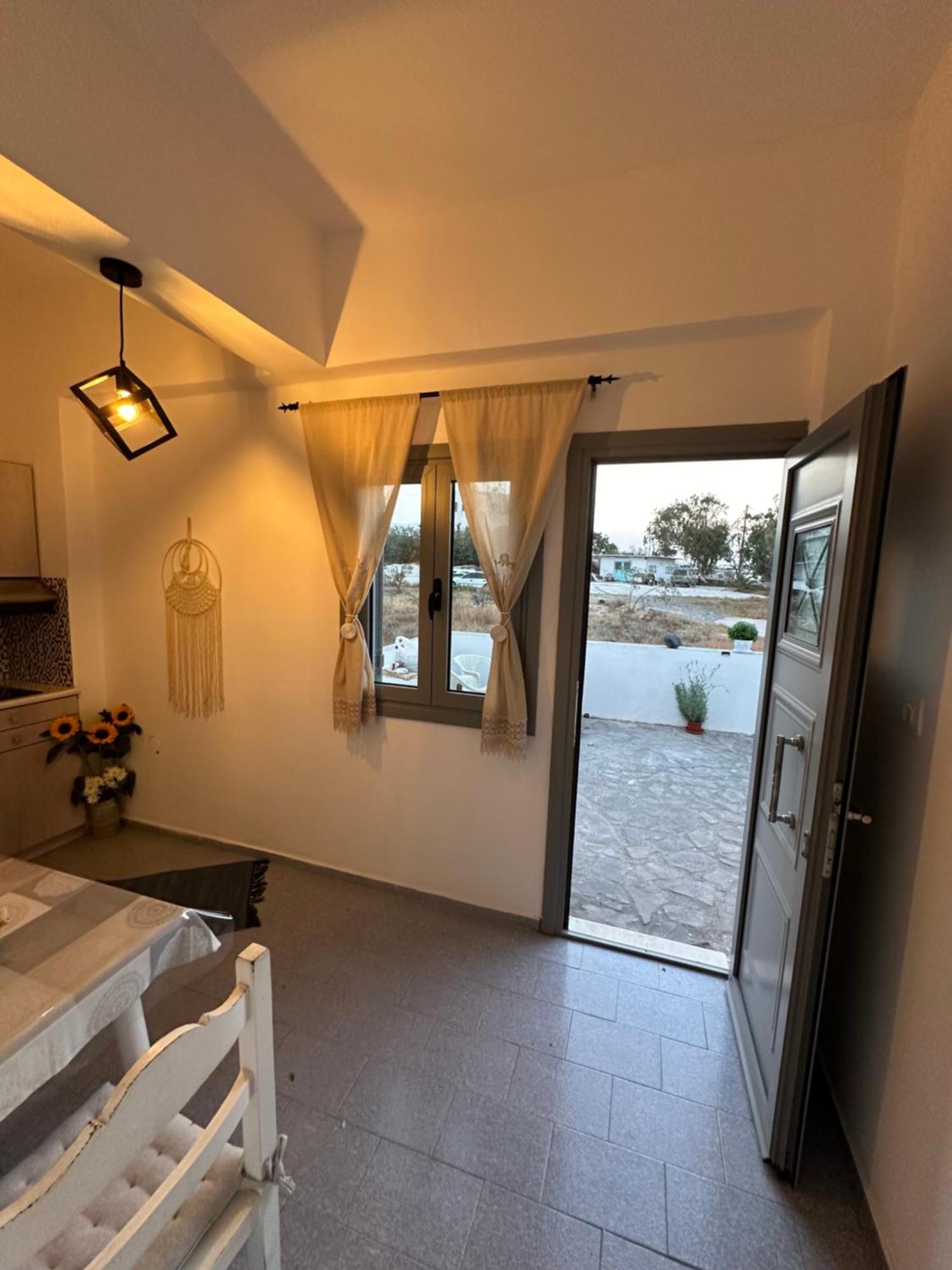 Nicole Rooms Santorini Vóthon Extérieur photo