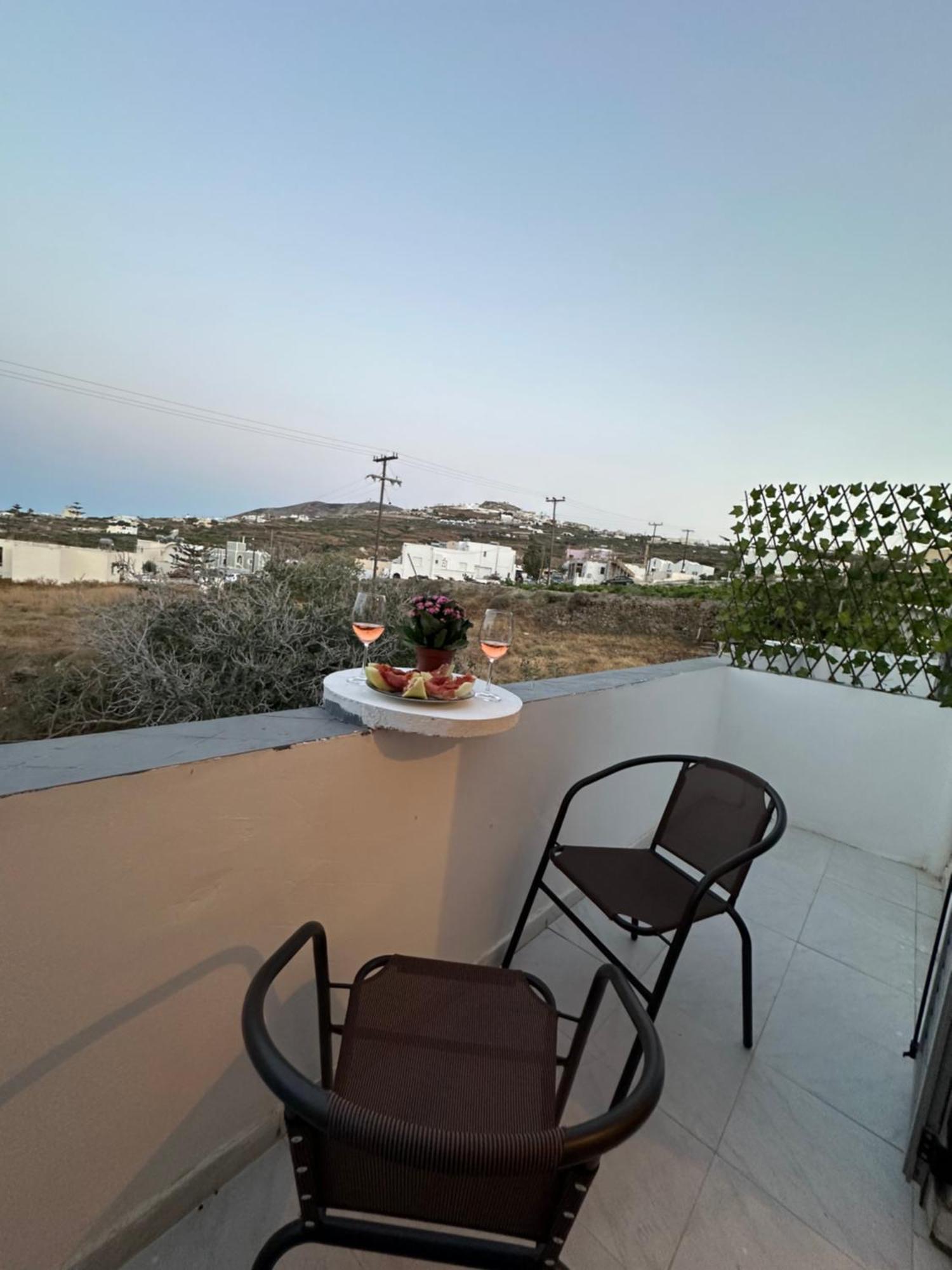 Nicole Rooms Santorini Vóthon Extérieur photo