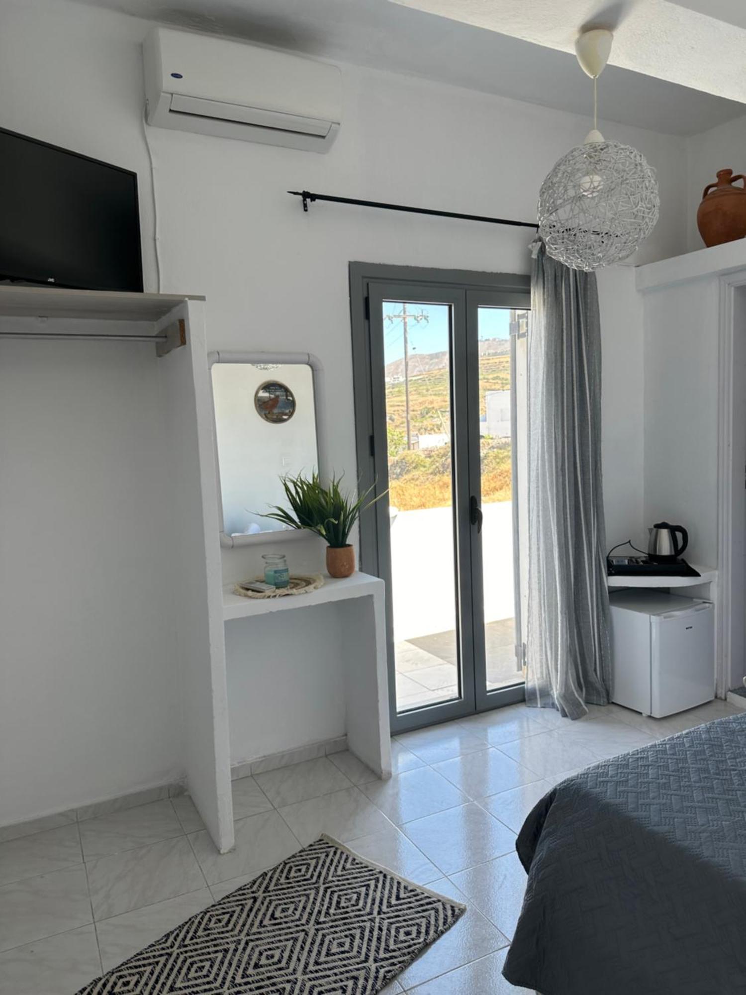Nicole Rooms Santorini Vóthon Extérieur photo